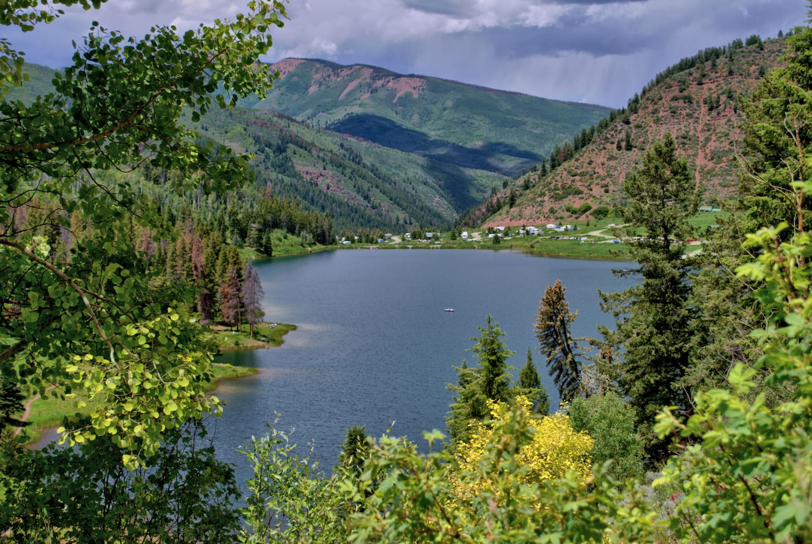 camping-near-eagle-co-overlooking-sylvan-lake