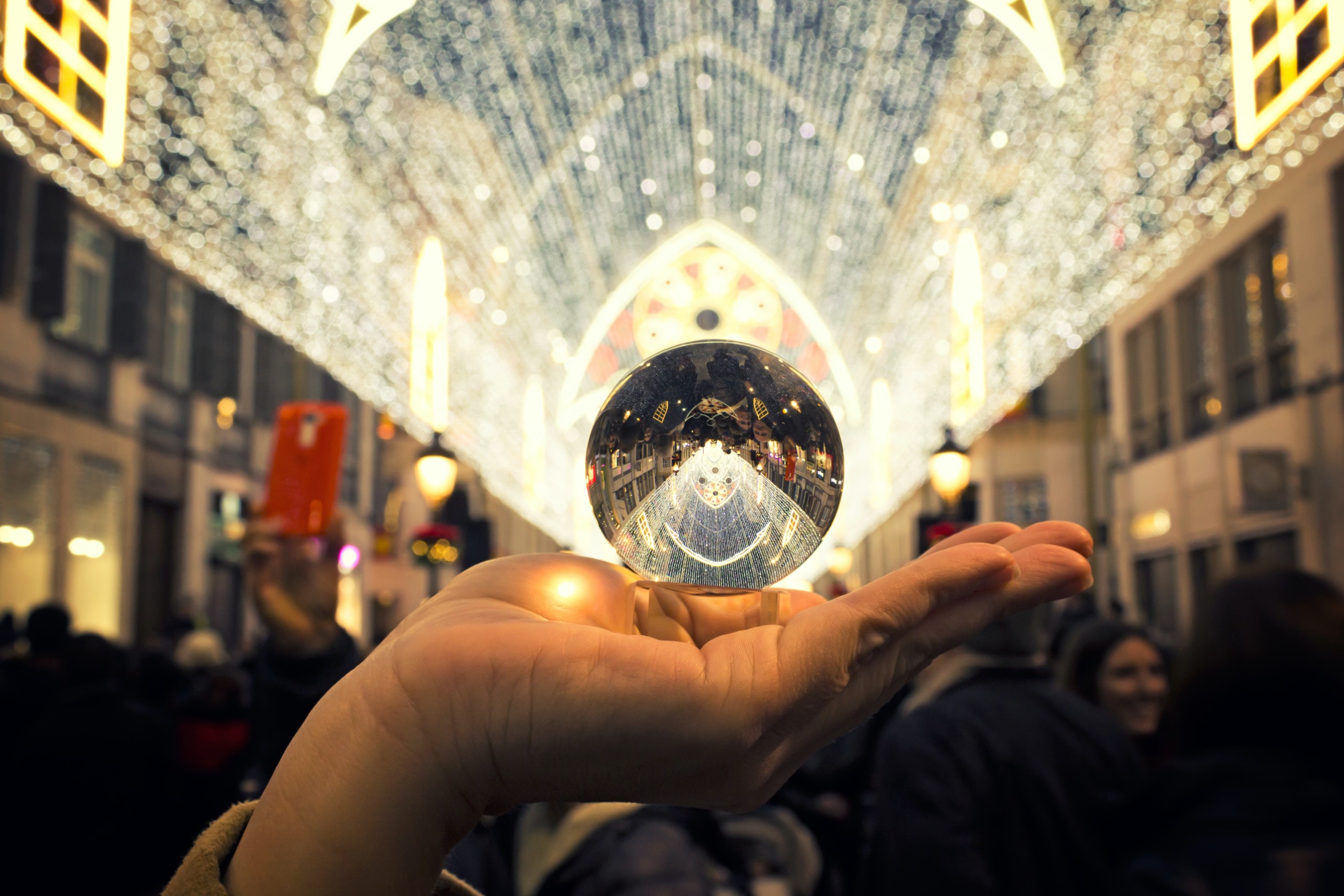 crystal-ball-photography-javier-gonzales-1083817-pexels